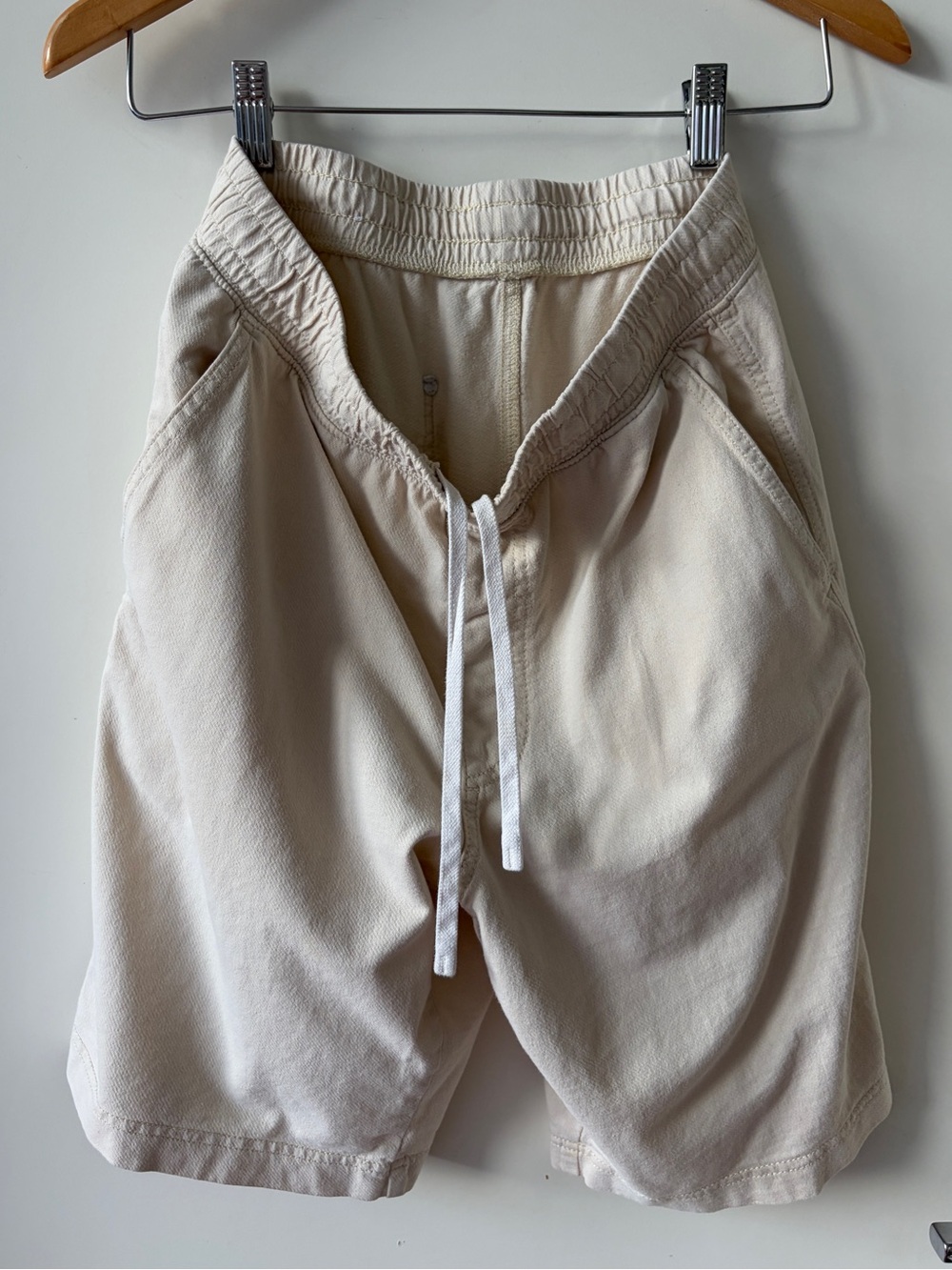 Uniqlo Unisex Pale Butter Yellow Drawstring 100% Cotton Shorts size S